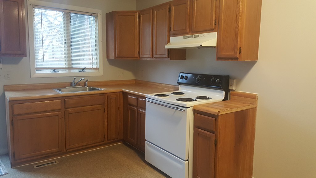 403-405 Bay Street Springfield, MA 01109 - Photo 3 of 9 Gallery Image 3