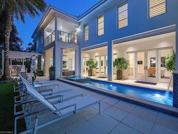 $9,950,000 | 501 2nd Avenue North, Naples, FL 34102