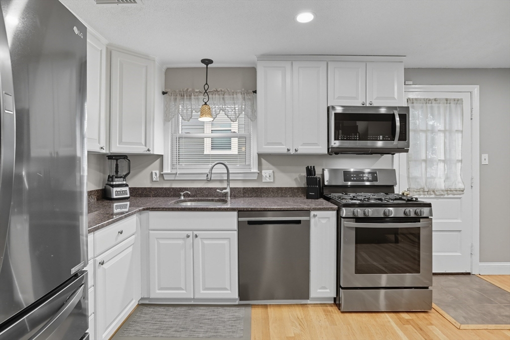 8 Ryan Place Swampscott, MA 01907 - Photo 14 of 39