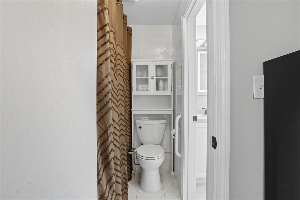 8 Ryan Place Swampscott, MA 01907 - Photo 21 of 39