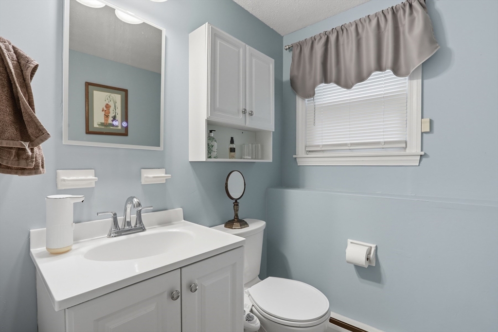 8 Ryan Place Swampscott, MA 01907 - Photo 25 of 39