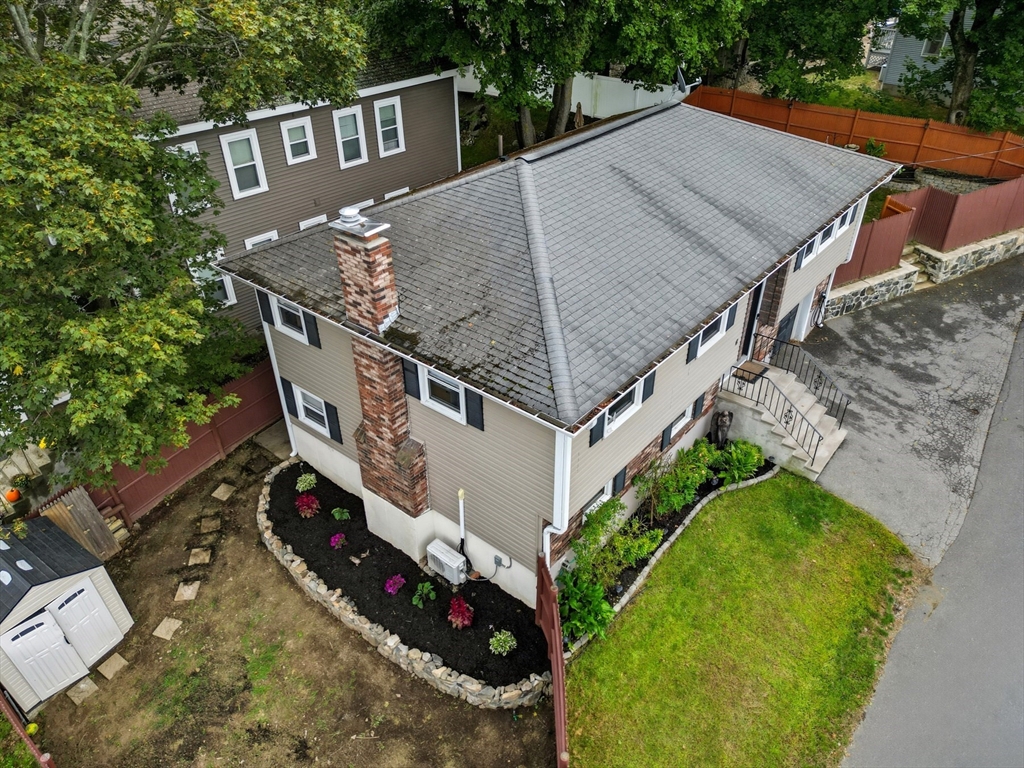 8 Ryan Place Swampscott, MA 01907 - Photo 3 of 39