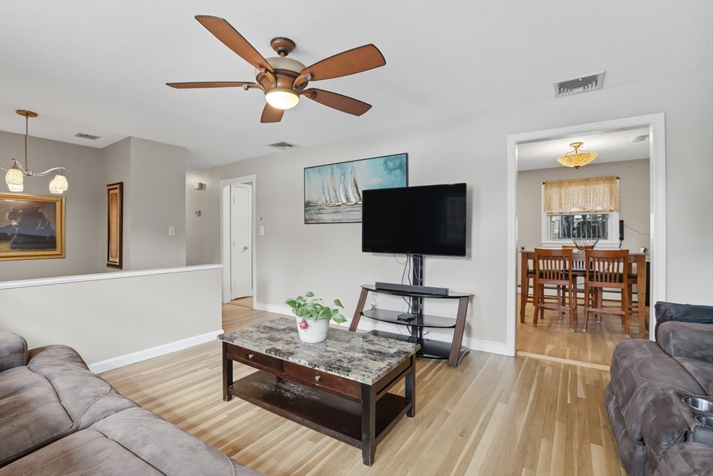 8 Ryan Place Swampscott, MA 01907 - Photo 8 of 39