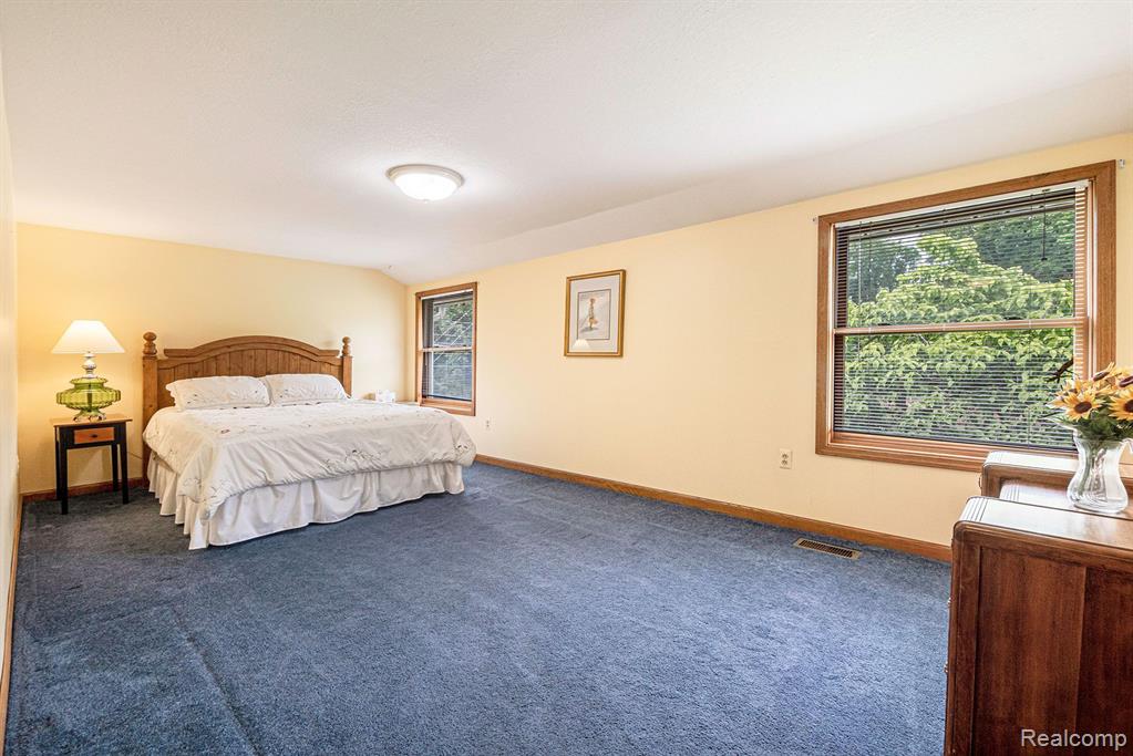 9361 Farmington Road Livonia, MI 48150 - Photo 19 of 39 Gallery Image 19