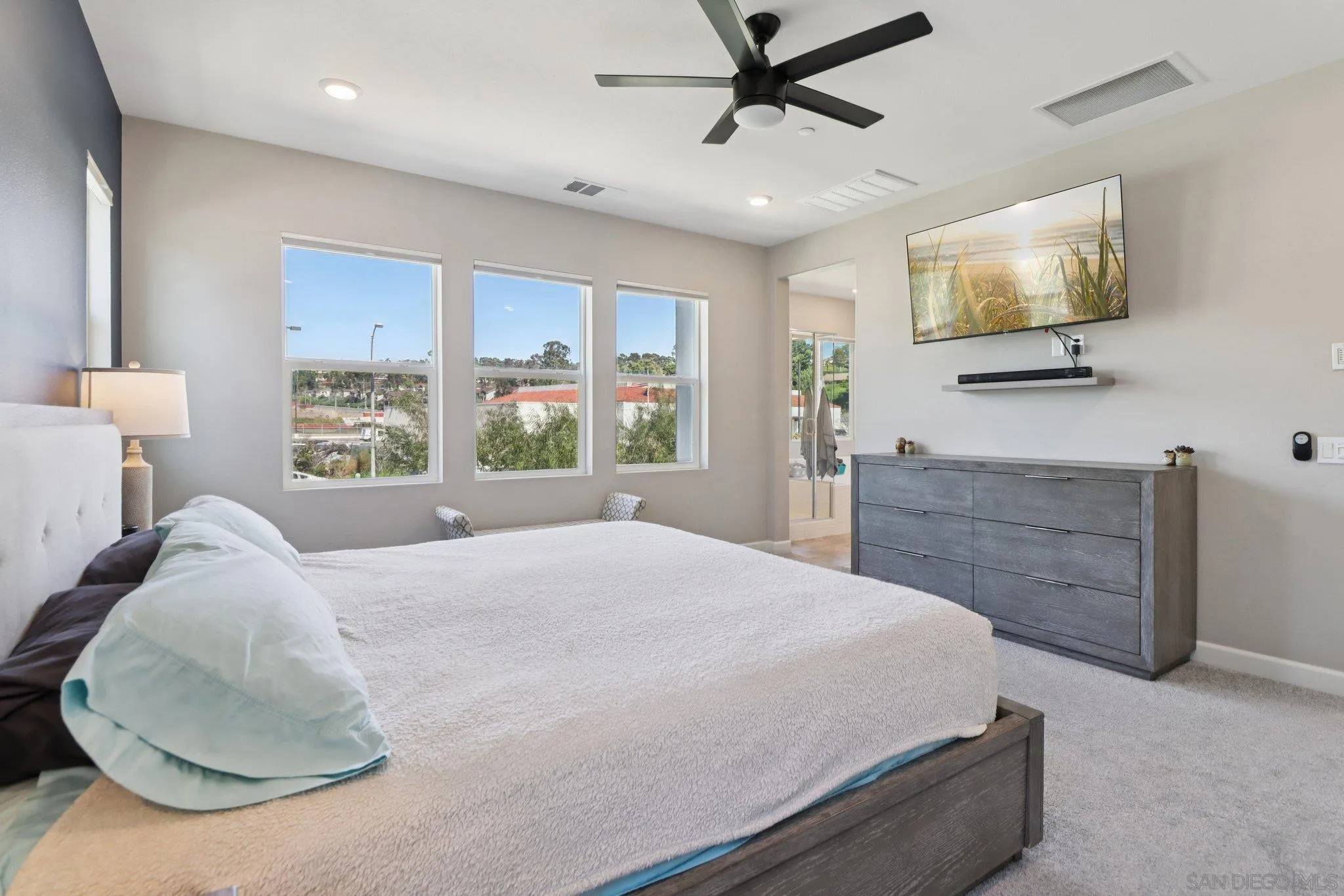 10128 Hercules Way Spring Valley, CA 91977 - Photo 24 of 60 Gallery Image 24