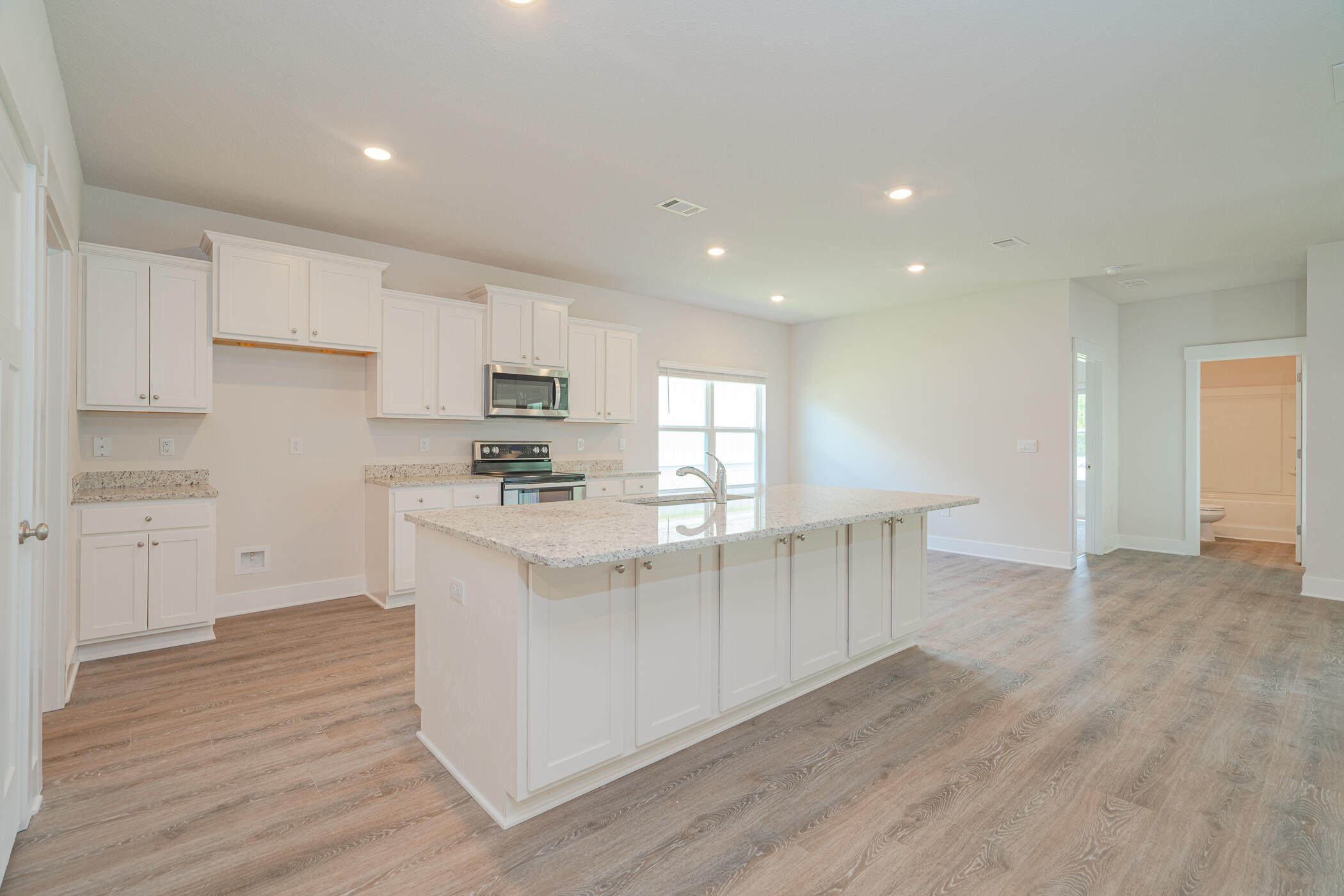 2425 Dakota Way Crestview, FL 32536 - Photo 34 of 43 Kitchen/Dining