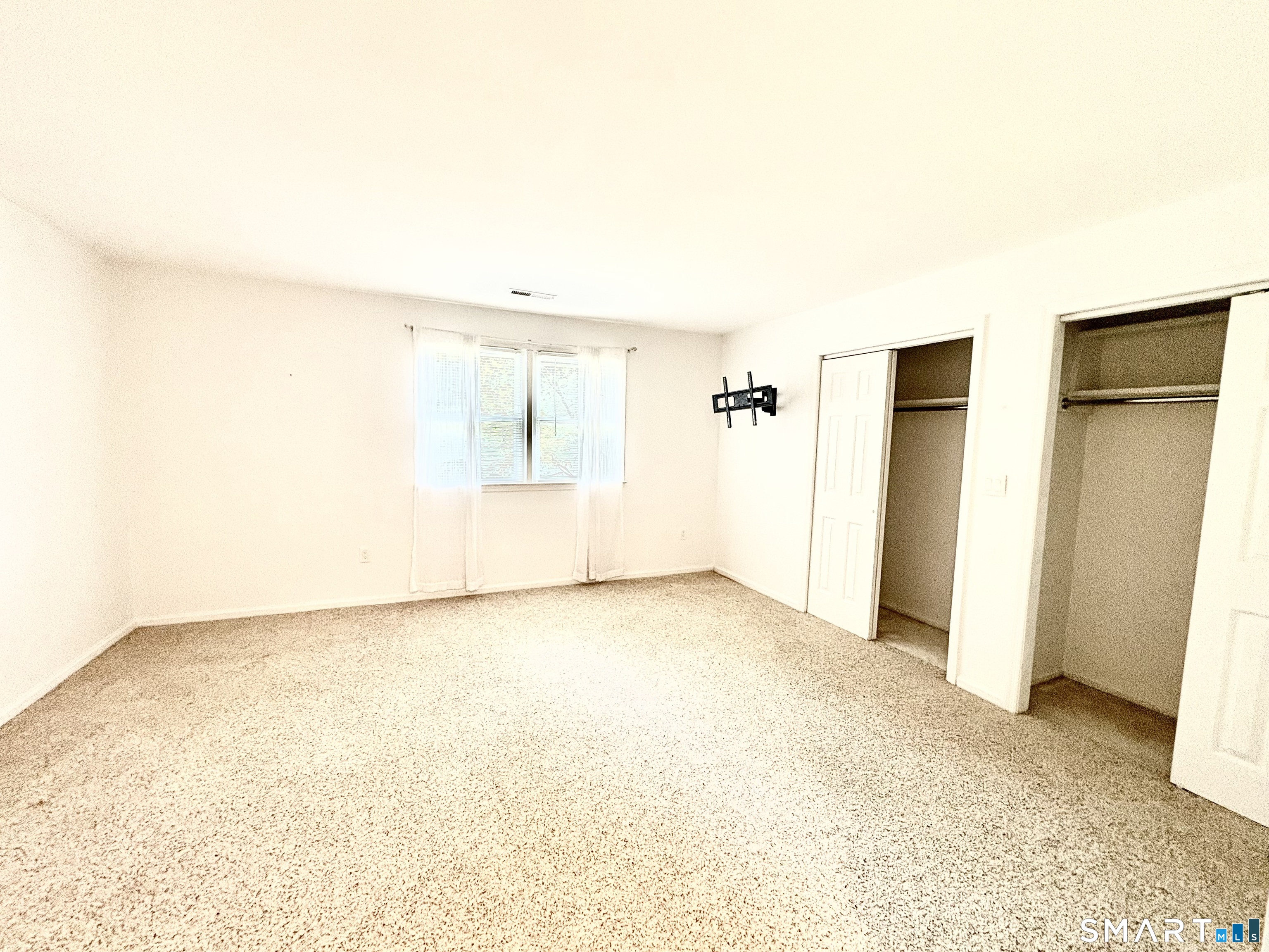 3991 Park Avenue Fairfield, CT 06825 - Photo 8 of 9 Gallery Image 8