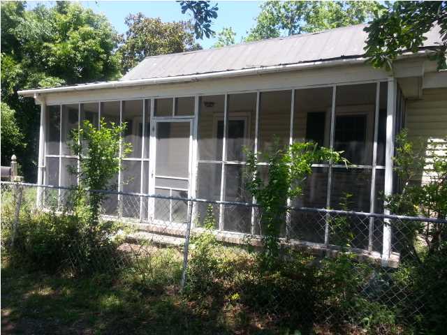 908 Pitt Street Mount Pleasant, SC 29464 - Photo 1 of 5 Primary Photo