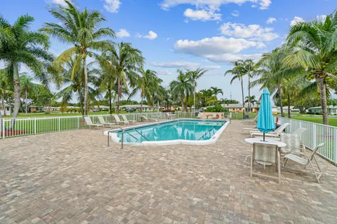 $175,900 | 180 North High Point, Unit B, Boynton Beach, FL 33435