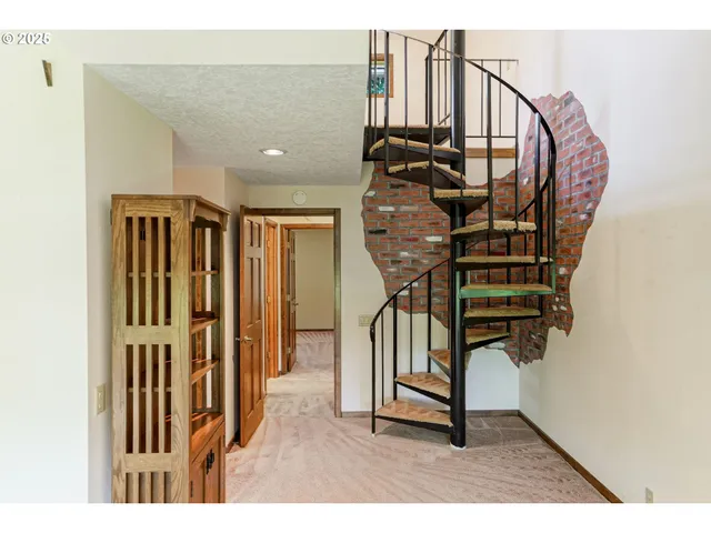 $799,000 | 15195 Silver Lake Drive Northeast, Silverton, OR 97381