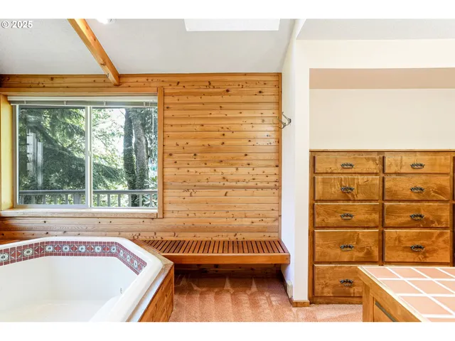 $799,000 | 15195 Silver Lake Drive Northeast, Silverton, OR 97381