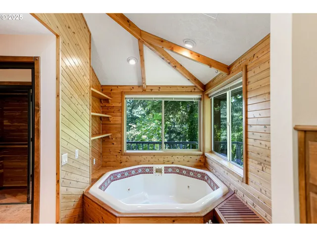 $799,000 | 15195 Silver Lake Drive Northeast, Silverton, OR 97381