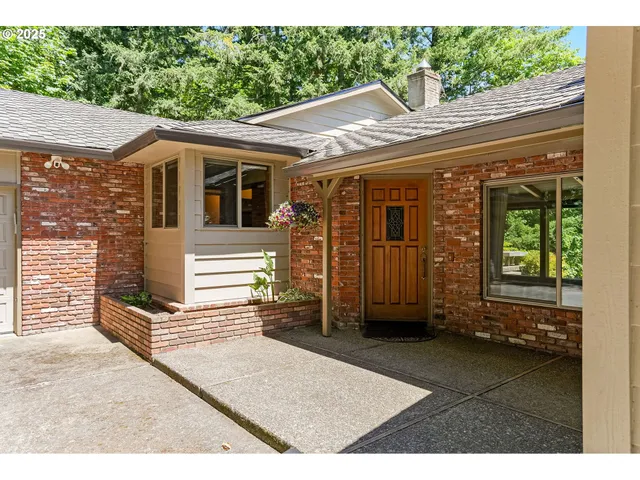 $799,000 | 15195 Silver Lake Drive Northeast, Silverton, OR 97381