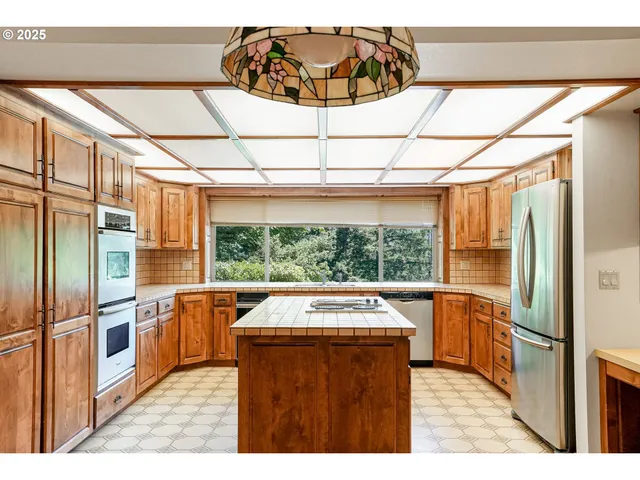 $799,000 | 15195 Silver Lake Drive Northeast, Silverton, OR 97381