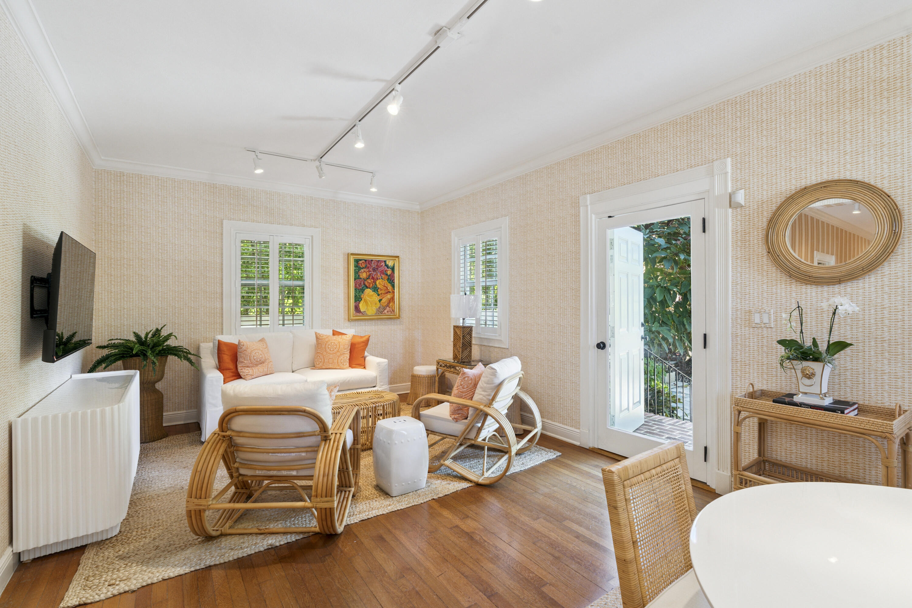 151 South County Road, Unit 1 Palm Beach, FL 33480 - Photo 5 of 23 151 S County Rd Palm Beach FL 11