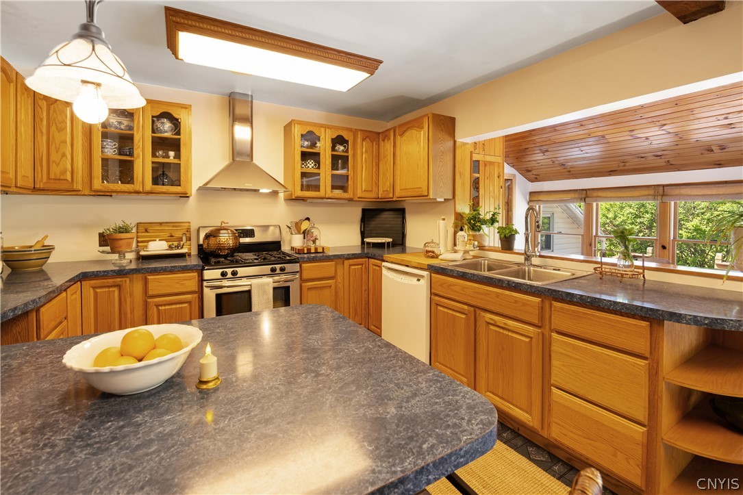 6007 Hamilton Road Syracuse, NY 13212 - Photo 15 of 49