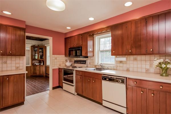 27 Powder House Circle Needham, MA 02492 - Photo 6 of 20