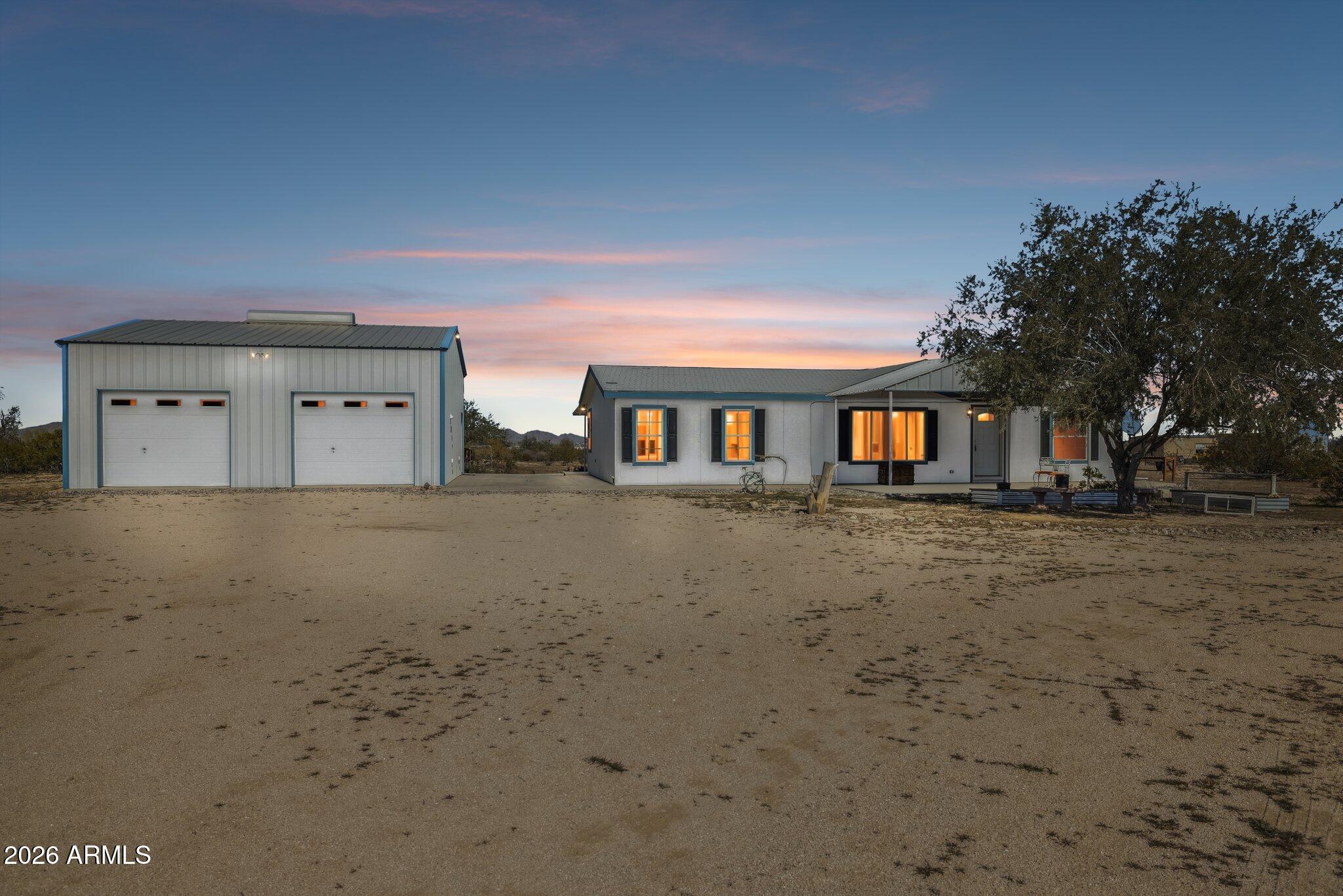 52-web-or-mls-53040-w-whirly-bird-rd