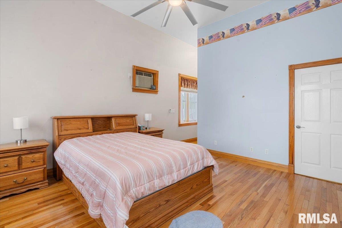 174 West Center Street Girard, IL 62640 - Photo 27 of 41