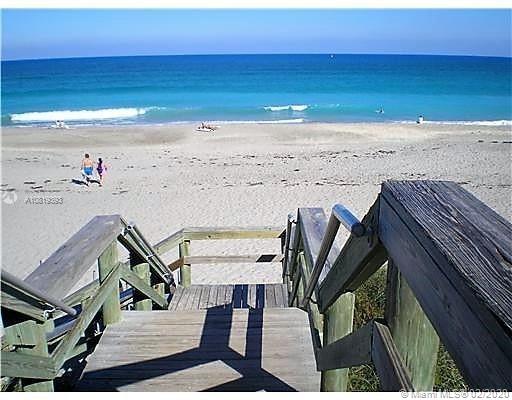 1101 Pinecrest Circle, Unit D Jupiter, FL 33458 - Photo 29 of 35