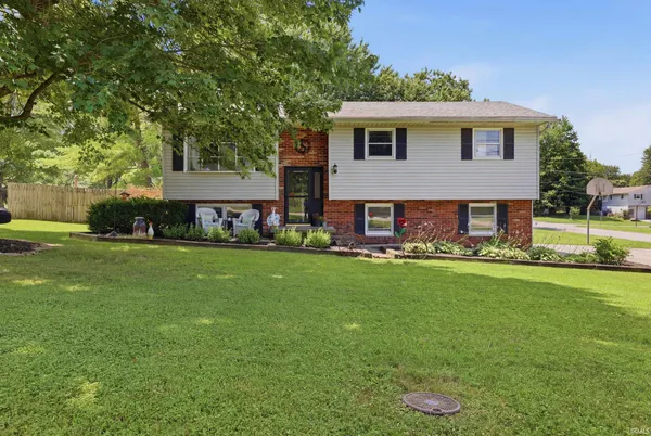 $282,900 | 295 Bennett Road, Bedford, IN 47421