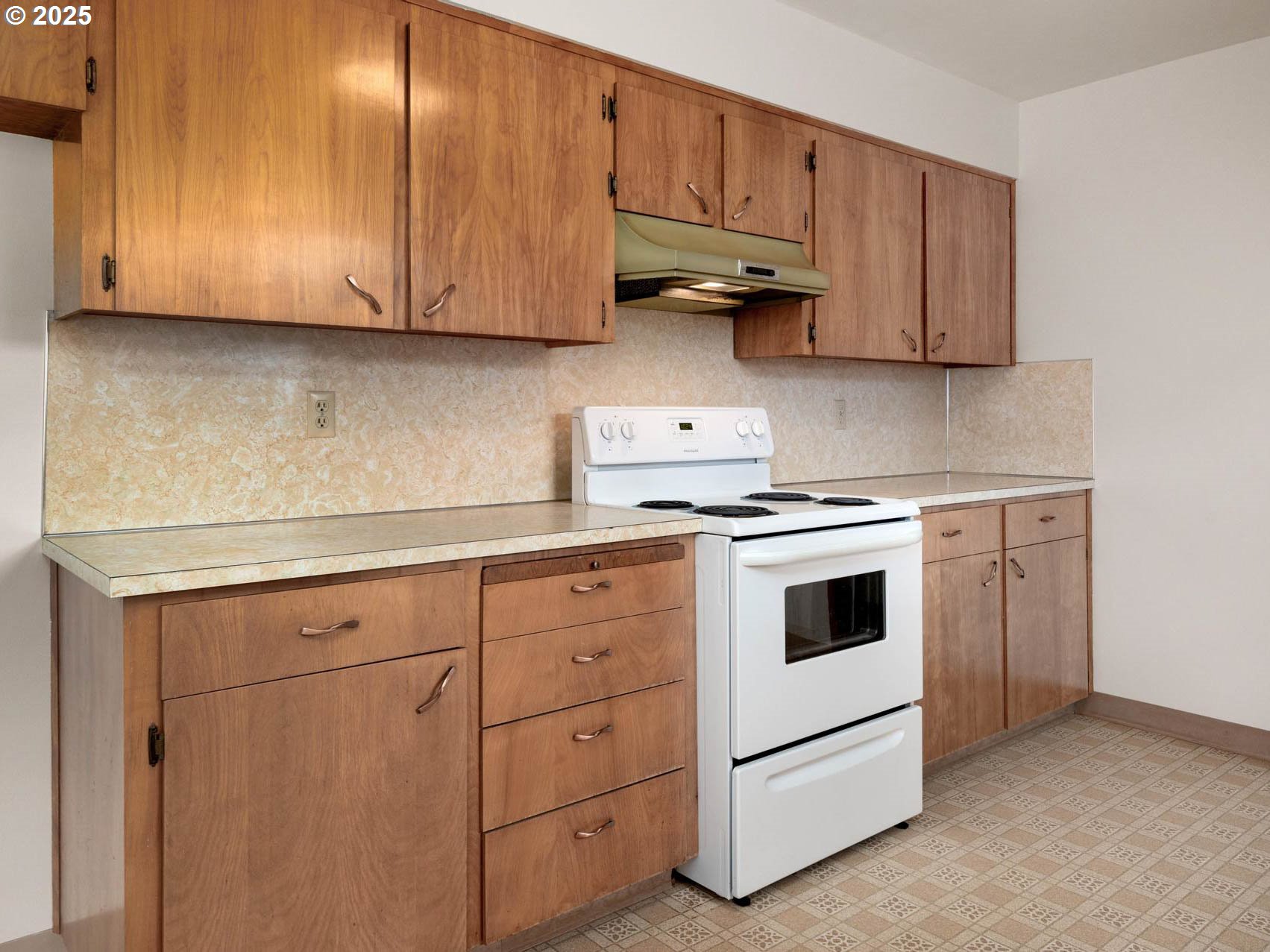 1540 Southeast Morgan Road Hillsboro, OR 97123 - Photo 13 of 48 Kitchen