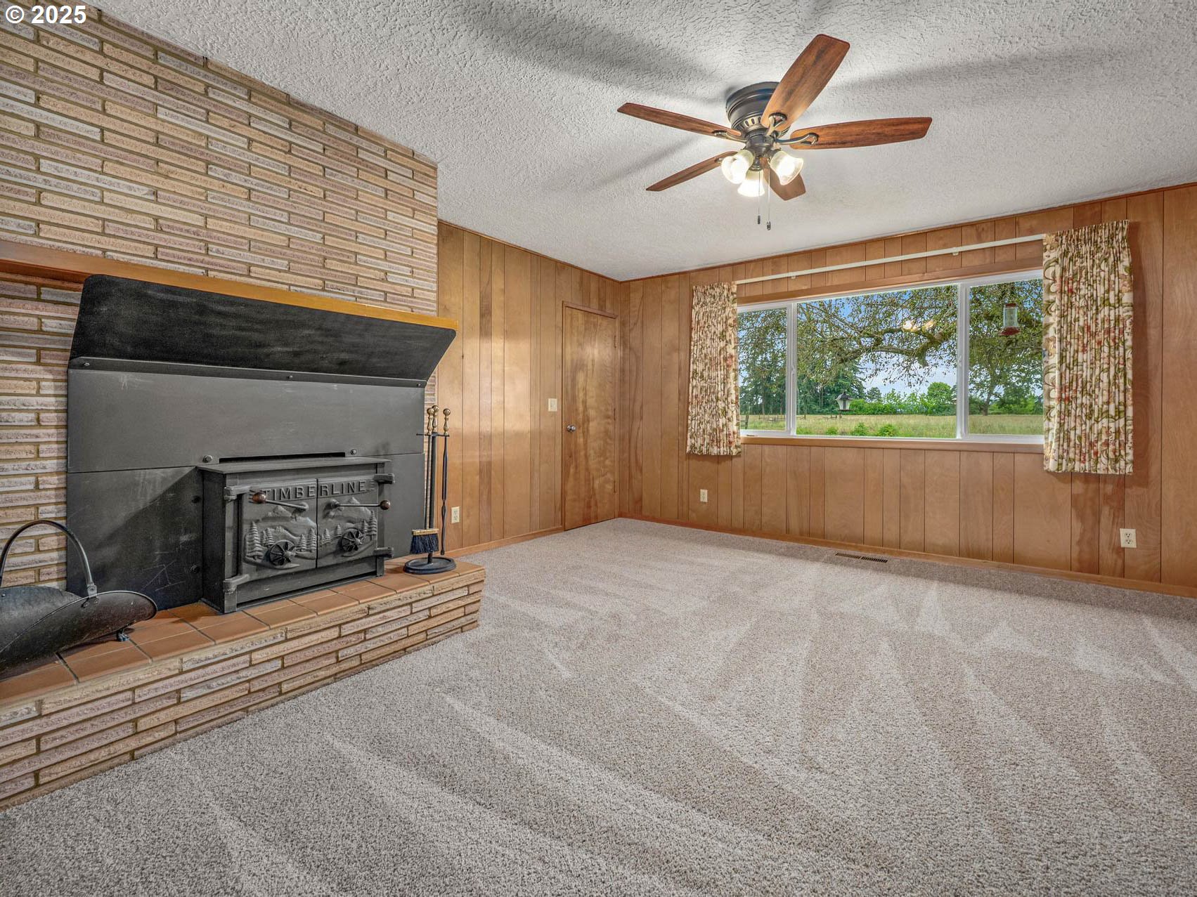 1540 Southeast Morgan Road Hillsboro, OR 97123 - Photo 18 of 48 Family Room