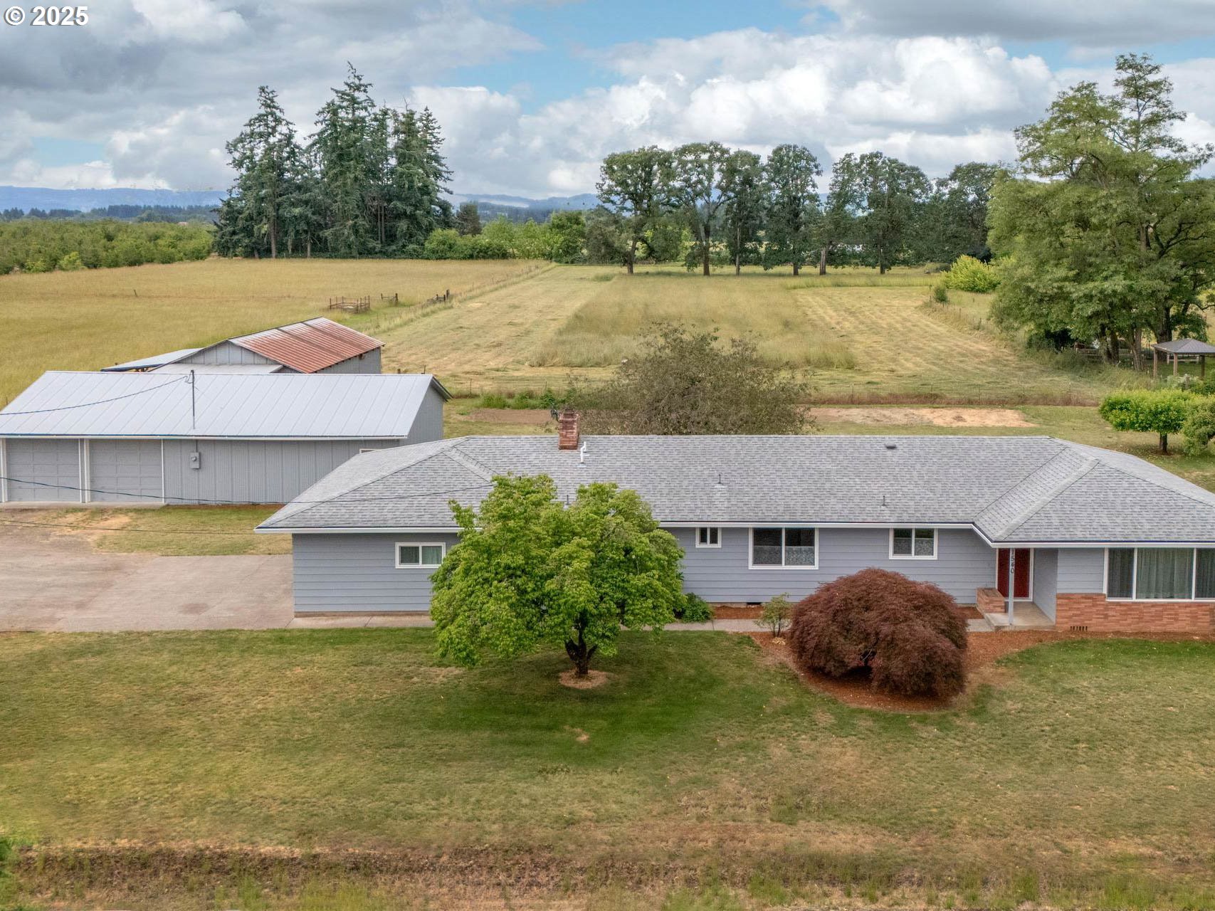 1540 Southeast Morgan Road Hillsboro, OR 97123 - Photo 2 of 48