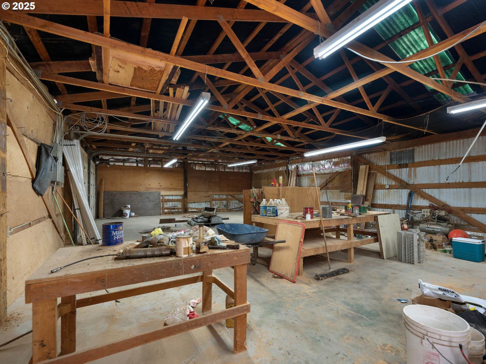 1540 Southeast Morgan Road Hillsboro, OR 97123 - Photo 38 of 48 Shop