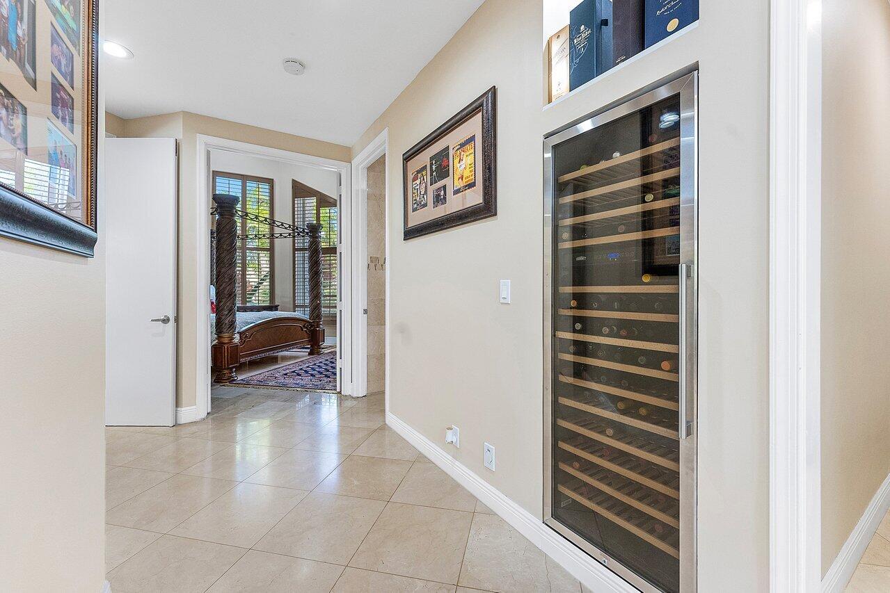 17906 Aberdeen Way Boca Raton, FL 33496 - Photo 26 of 106 Hallway