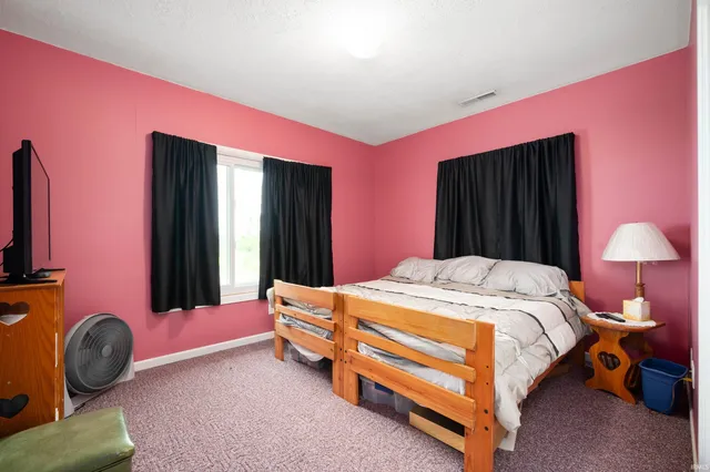 $480,000 | 4399 Highway 26, Hartford City, IN 47348