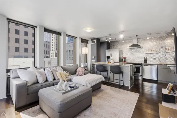 $260,000 | 100 East Walton Street, Unit 11B, Chicago, IL 60611