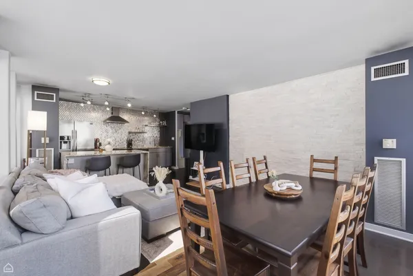 $260,000 | 100 East Walton Street, Unit 11B, Chicago, IL 60611