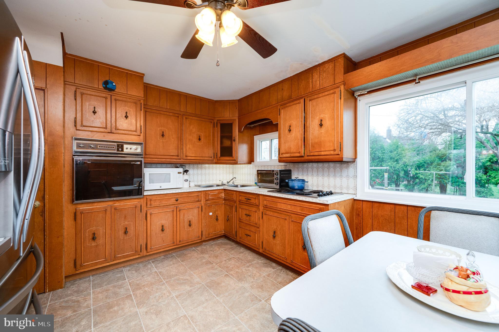 511 Grill Avenue Reading, PA 19607 - Photo 11 of 32