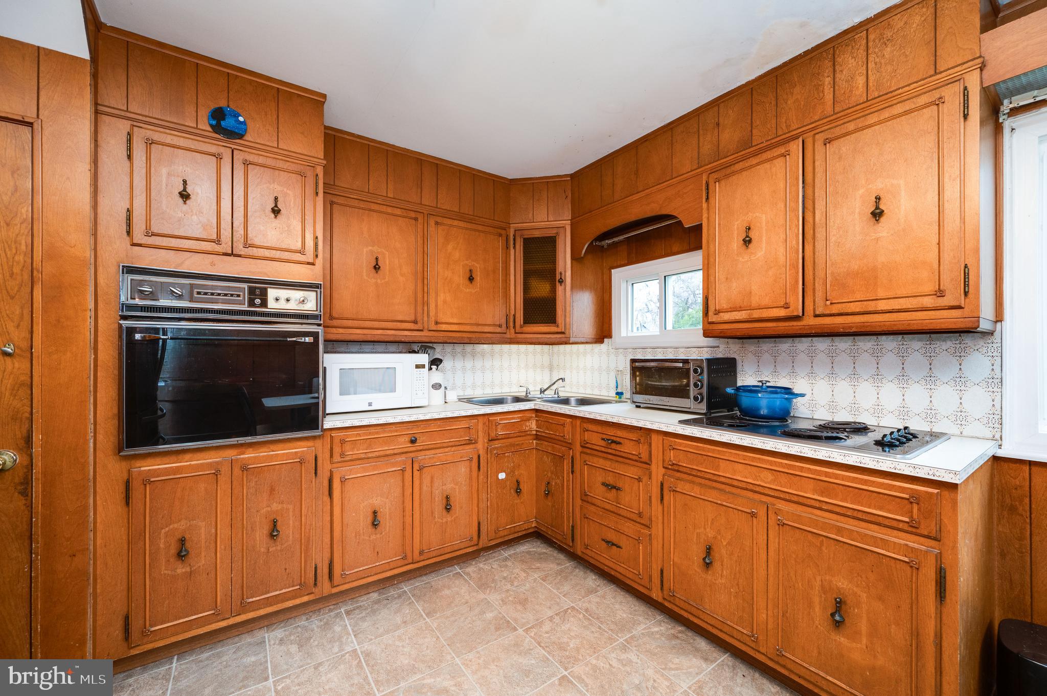 511 Grill Avenue Reading, PA 19607 - Photo 12 of 32