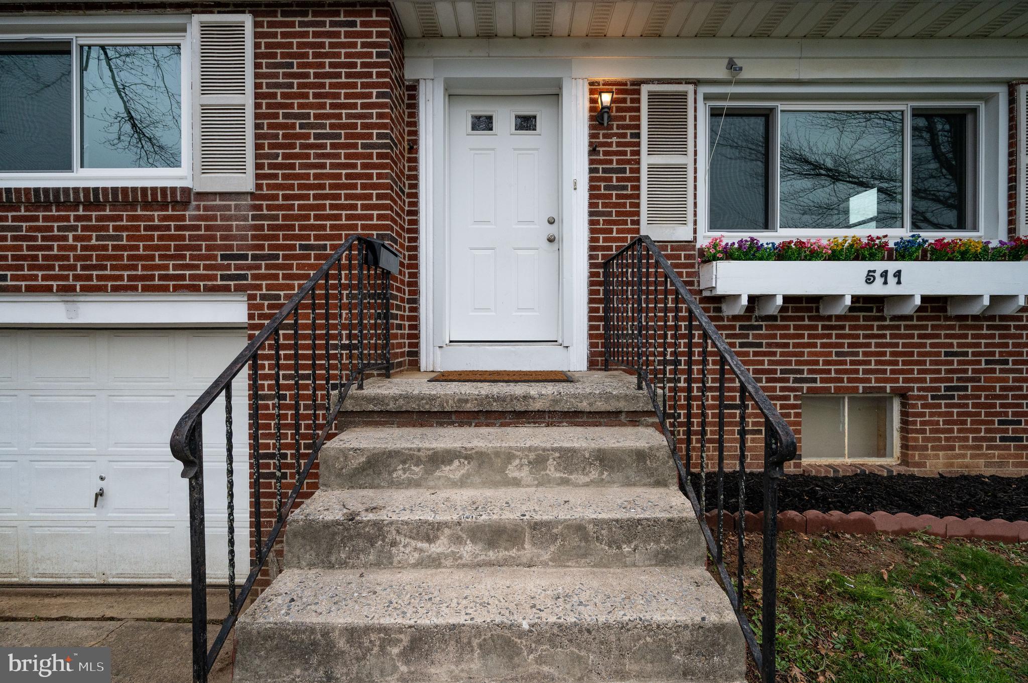 511 Grill Avenue Reading, PA 19607 - Photo 2 of 32