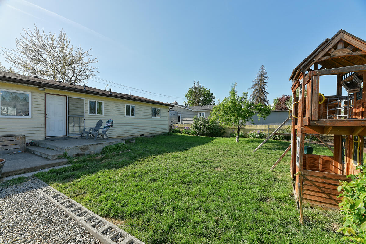 710 North 3rd Street Central Point, OR 97502 - Photo 18 of 24 DSC_1159
