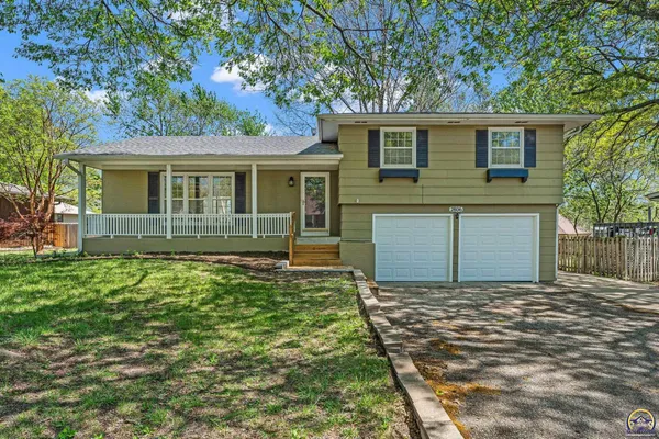 $330,000 | 2806 Southwest Maupin Lane, Topeka, KS 66614