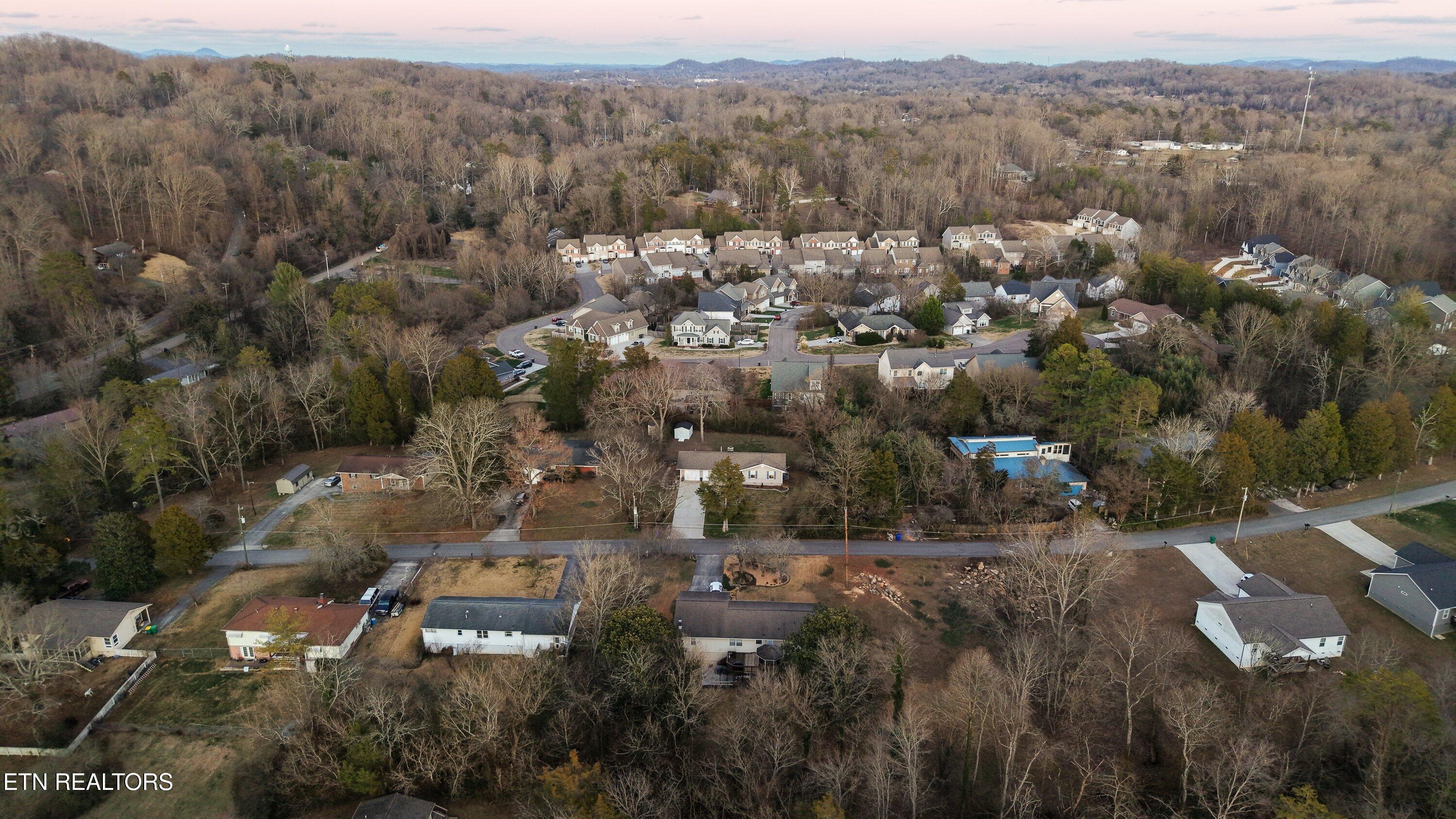 4912 Spring Creek Road Knoxville, TN 37920 - Photo 38 of 40 4912 Spring Creek25