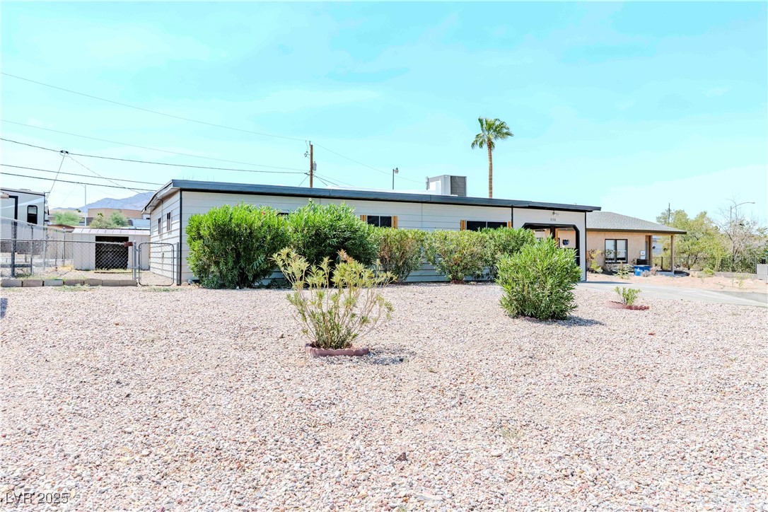 238 Kansas Avenue Henderson, NV 89015 - Photo 2 of 61 Back of property