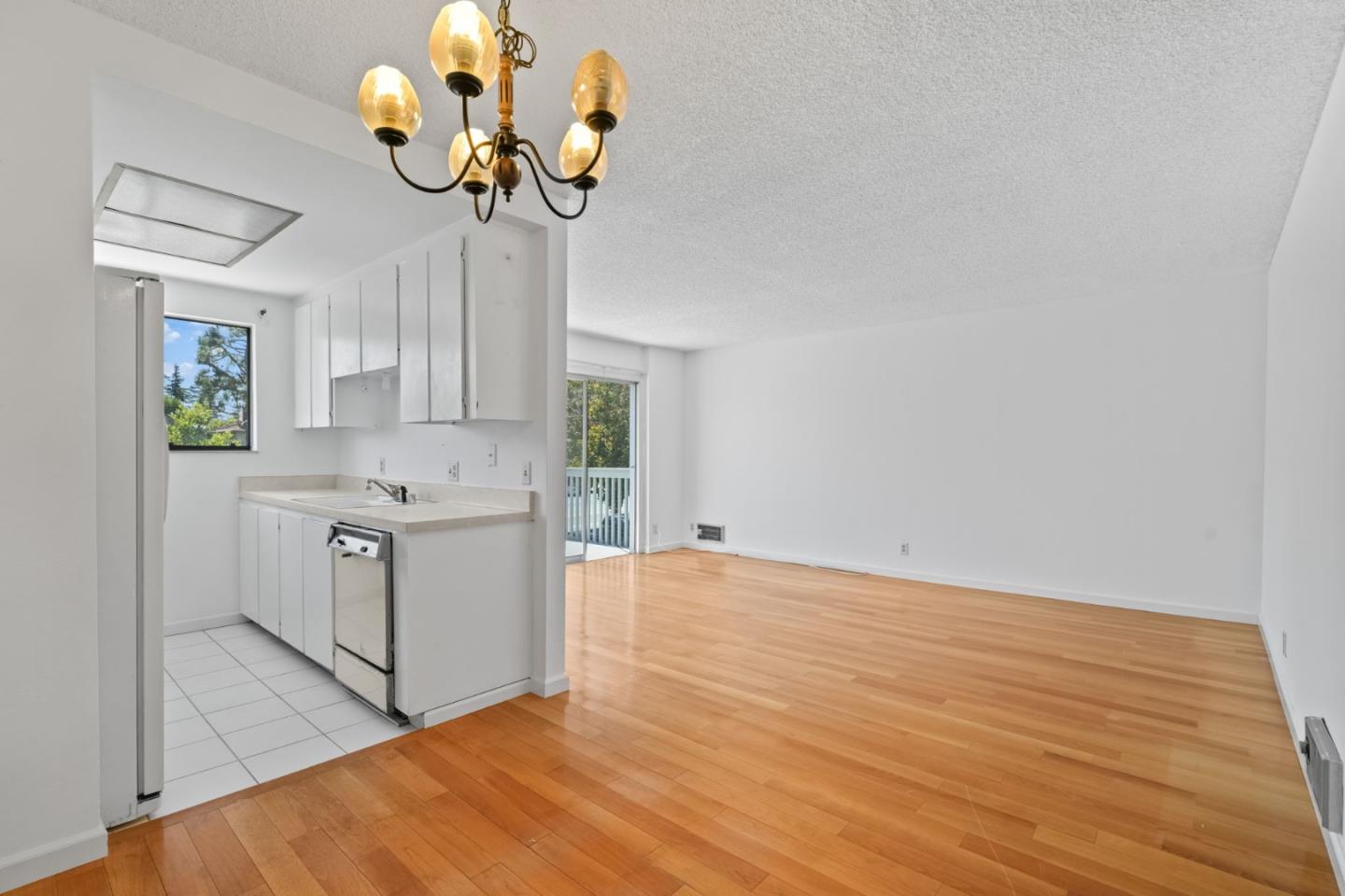 1083 Reed Avenue, Unit D Sunnyvale, CA 94086 - Photo 3 of 26