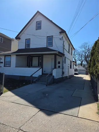 $3,200 | 185 South Franklin Street, Unit 2, Hempstead, NY 11550