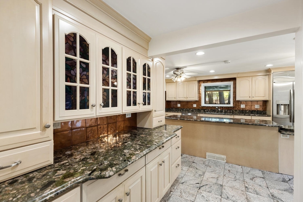 227 Walnut Street Saugus, MA 01906 - Photo 12 of 41