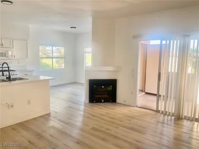 $255,000 | 1050 East Cactus Avenue, Unit 2017, Las Vegas, NV 89183