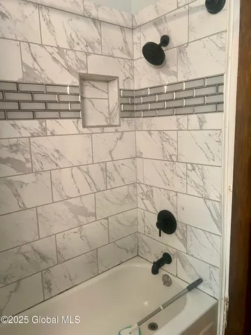 $1,600 | 479 West Street, Albany, NY 12206