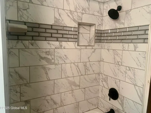 $1,600 | 479 West Street, Albany, NY 12206