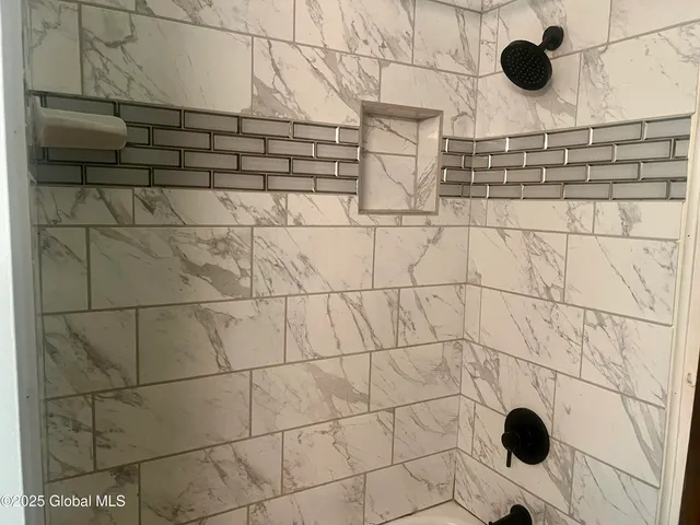 $1,600 | 479 West Street, Albany, NY 12206