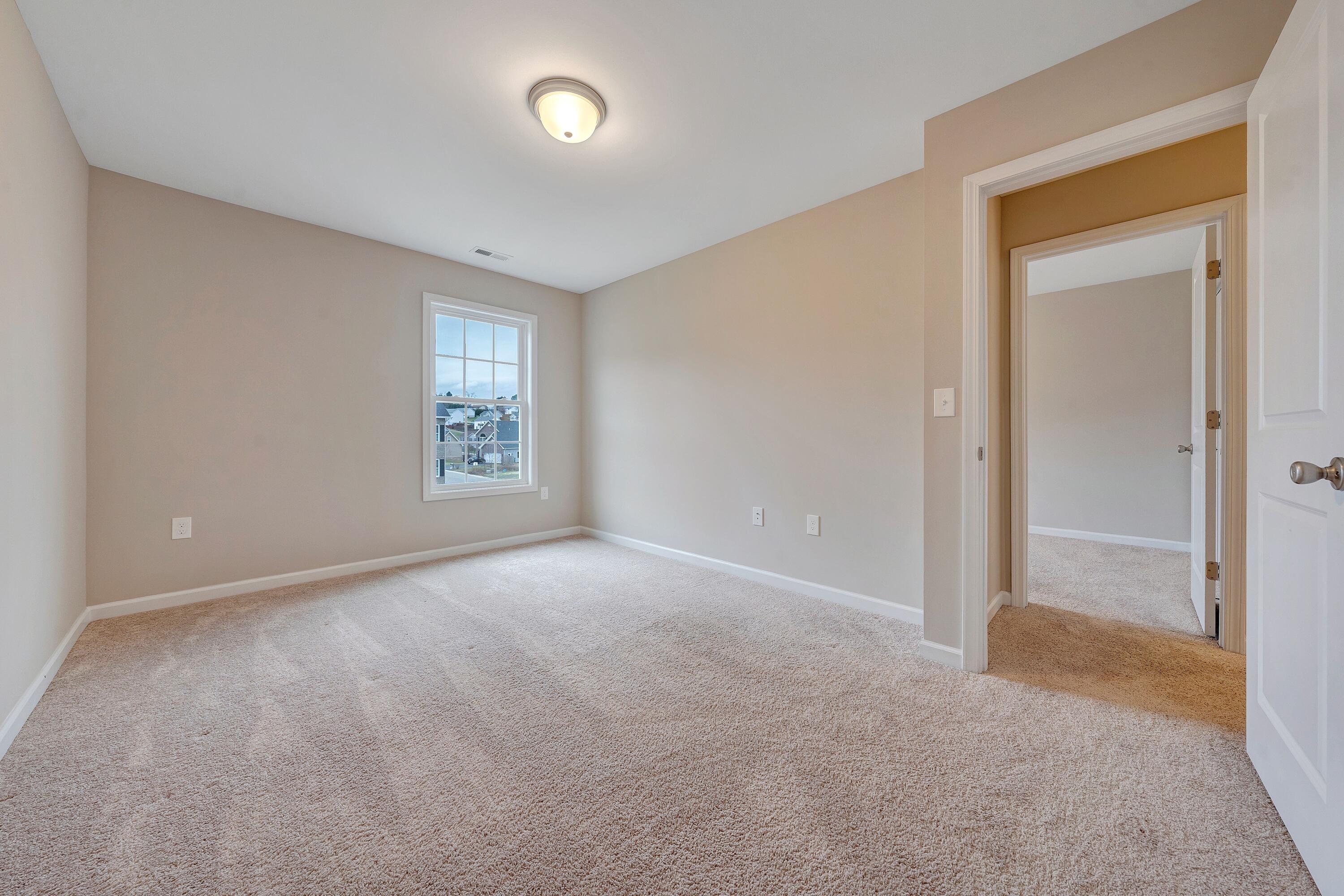 5769 Huntridge Road Roanoke, VA 24019 - Photo 15 of 18 21-MIB05738