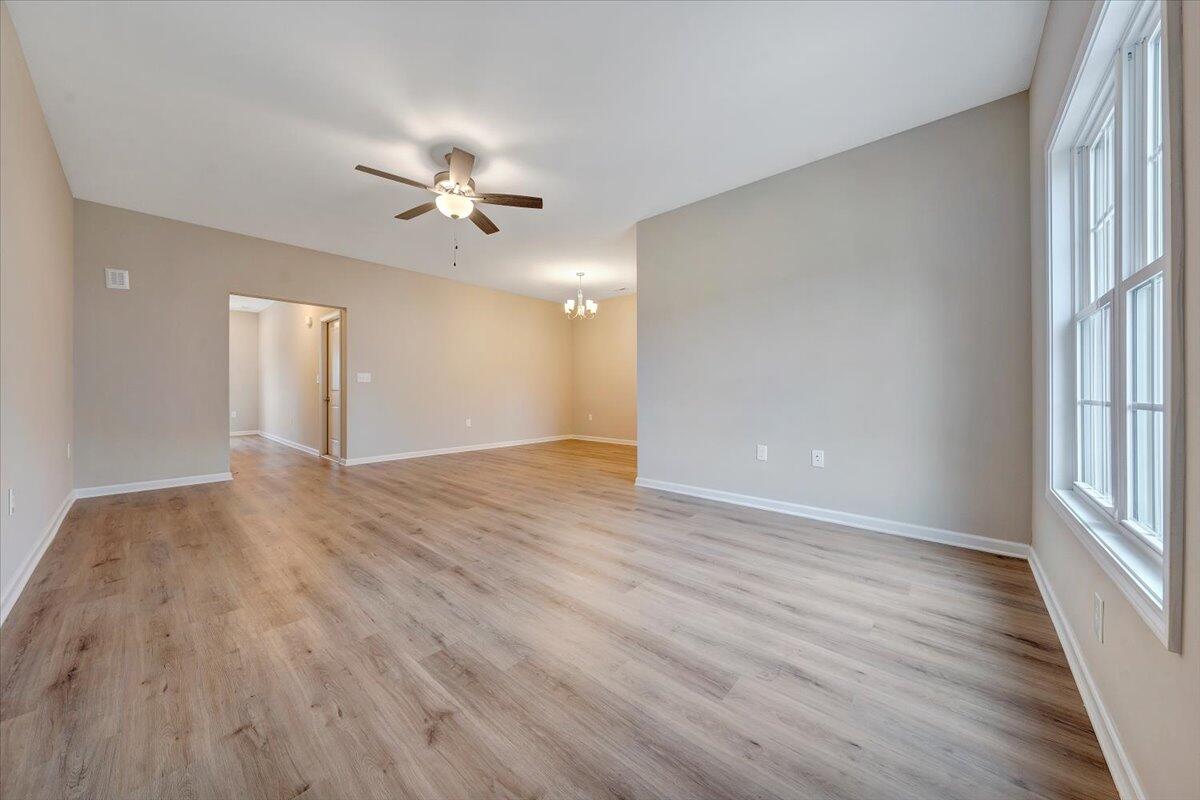 5769 Huntridge Road Roanoke, VA 24019 - Photo 3 of 18 03-MIB05684