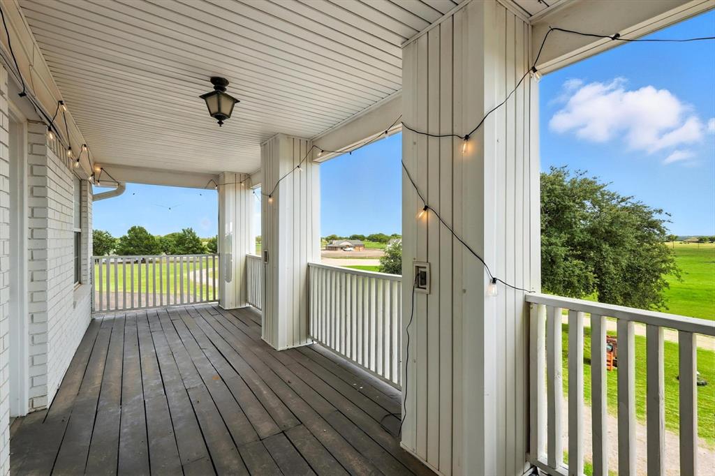 185 Quail Run Court Decatur, TX 76234 - Photo 7 of 40